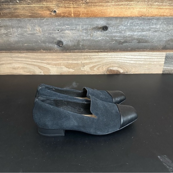 Clarks Women's Tilmont Step Loafer Black Suede Slip On Cap Toe Size 7M NEW - Picture 4 of 9